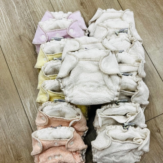 Kissaluvs Newborn Fitted Diapers, 16-Pack, Gently Used