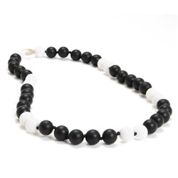 chew beads waverly necklace in black