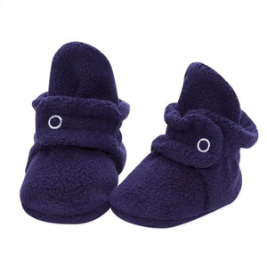 zutano cozie fleece stay on booties with 2 snap closure in  apple green solid color