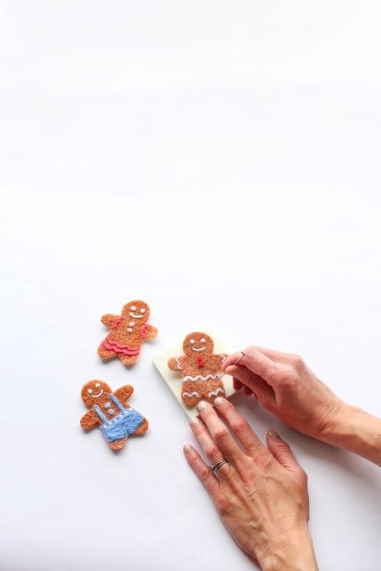 sheep creek studio mini felt gingerbread kit showing contents and finished gingerbreads